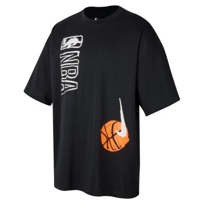 Nike NBA Max90 Team 31 Oversized Tee Black - Must - Lühikeste varrukatega T-särk Nike NBA Max90 Team 31 Oversized Tee Black - Must - Lühikeste varrukatega T-särk
