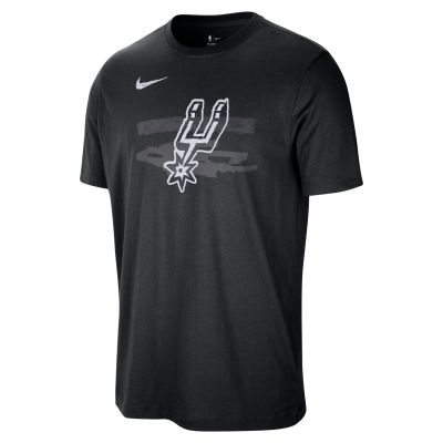Nike NBA San Antonio Spurs Courtside Tee - Must - Lühikeste varrukatega T-särk Nike NBA San Antonio Spurs Courtside Tee - Must - Lühikeste varrukatega T-särk